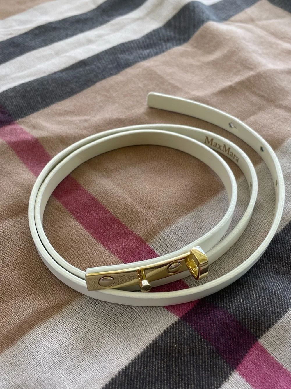 MaxMara Slim White Leather Belt with Gold-Tone Hardware size 40-(sm-md)
